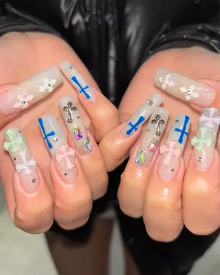 ネイル 🪐富島彩夏 /海外nail🪐のネイルデザイン