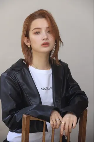 ミディアム ✂️ブリーチ／メンズ /レイヤー/ツチワタのヘアスタイル