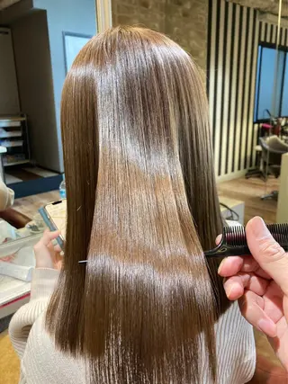 ロング マエダ マサシのヘアスタイル