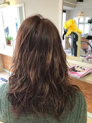 セミロング カラー パーマ 横田 尚登のヘアスタイル