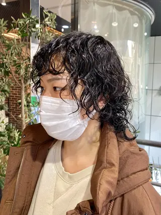 ミディアム パーマ 髪質改善 ネイル コトミ🐸のヘアスタイル