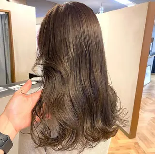 セミロング カラー パーマ ヘアアレンジ メンズ キッズ ネイル マツエク・マツパ アイブロウ 前川 朋香のヘアスタイル