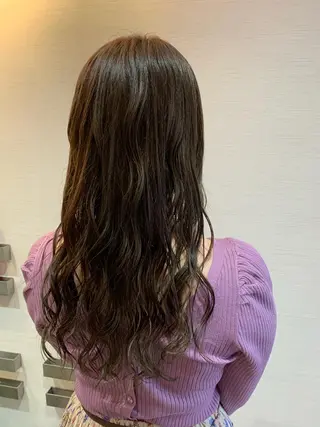 ロング カラー 蓮見  友里のヘアスタイル
