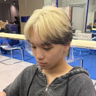 カラー メンズ ミルクティーベージュ /sara💛のヘアスタイル