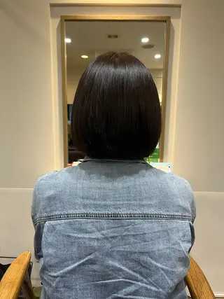 ミディアム 小鴨 美佳のヘアスタイル