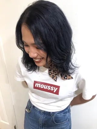 ミディアム カラー MIOベージュカラー 柔らかいカラーのヘアスタイル