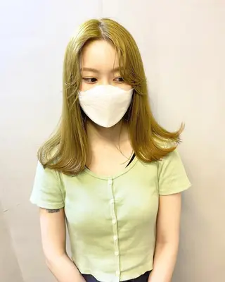 ミディアム デザインカラー/ボブ ブリーチカラー/ユリのヘアスタイル