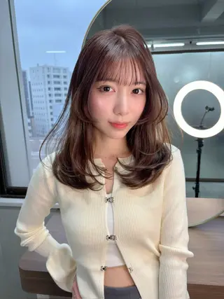 セミロング カラー 藤野 結衣のヘアスタイル