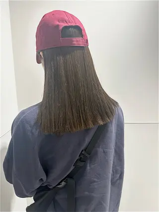 セミロング カラー 吉田勇人🩶レイヤー •透明感カラー•暗髪のヘアスタイル