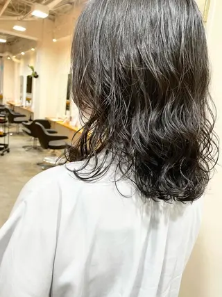 ミディアム パーマ レイヤー／似合わせ TAKUYAのヘアスタイル