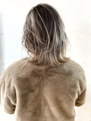 ミディアム カラー ヘアアレンジ WATARU🔥／ 外国人風ハイライトのヘアスタイル