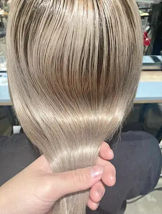 ミディアム 暖色/艶髪/ボブ/ ショート/Ayaのヘアスタイル