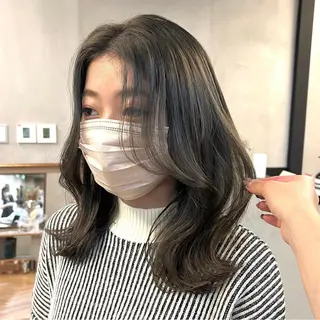 セミロング カラー パーマ ヘアアレンジ メンズ キッズ ネイル マツエク・マツパ アイブロウ 前川 朋香のヘアスタイル