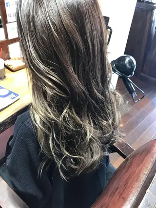 カラー 坂野 結子のヘアスタイル