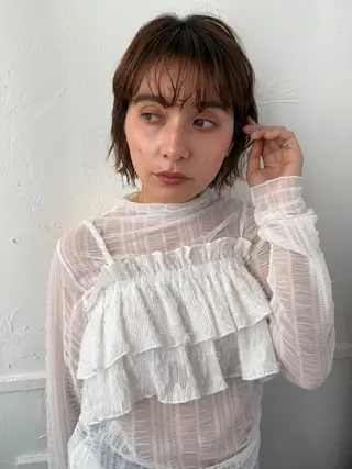 ショート カラー shiomi H辻田 杏梨のヘアスタイル