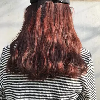 ロング カラー 韓国🇰🇷レイヤー カットオリーブカラーのヘアスタイル