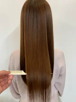 ロング カラー トップ スタイリストのヘアスタイル