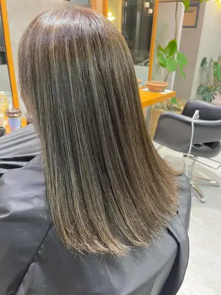 セミロング カラー 佐々木  まゆかのヘアスタイル