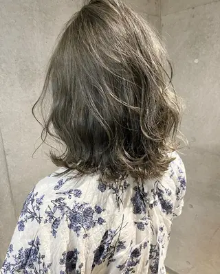 ミディアム カラー ⭐️横浜ブリーチ特化 美容師　堤涼⭐️のヘアスタイル