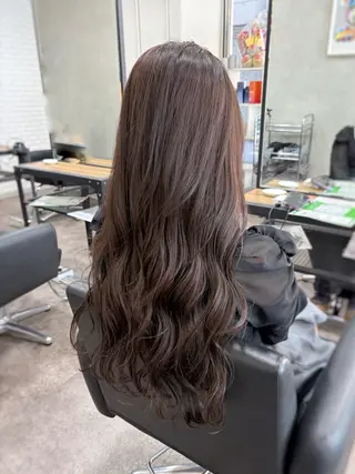 ロング カラー 福本 梓のヘアスタイル