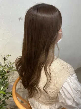セミロング 小顔ショート/透明感 カラー/チサトのヘアスタイル