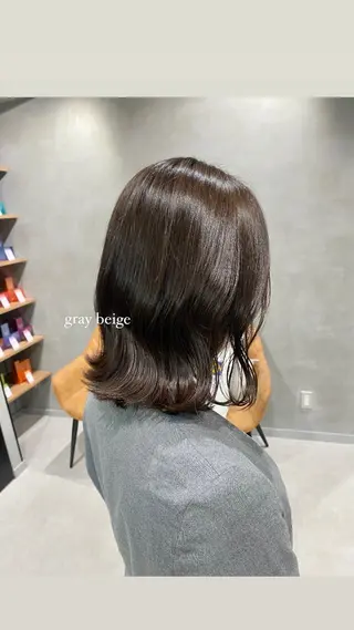 カラー 透けるベージュ/ 艶カラー♡のヘアスタイル