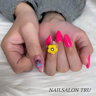 ネイル 𝐼𝑁𝑂𝑈𝐸 𝑀𝐼𝐴のネイルデザイン