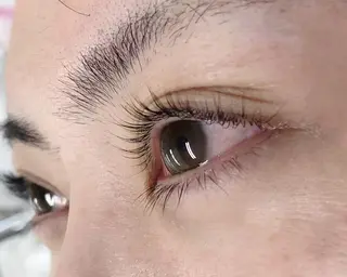 マツエク・マツパ LA LUNA アイラッシュ&ネイルサロン 青山／表参道所属・Haruka .の眉毛・アイブロウイメージ