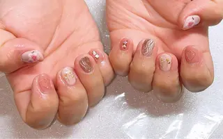 ネイル VIERU 🌈🎀💖のネイルデザイン