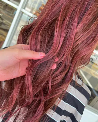 ロング カラー 高石 未唯のヘアスタイル