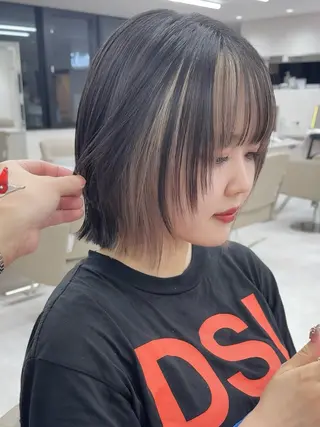 セミロング ハイトーンイヤ リングカラー清水隆央のヘアスタイル