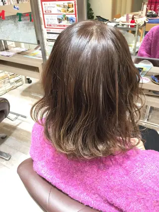 ミディアム カラー cherir髪質改善 パーソナルカラー診断のヘアスタイル
