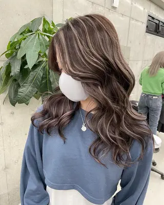 ロング 手島 カミラのヘアスタイル