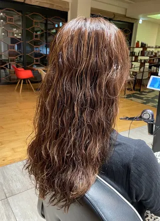 ロング 西出 Nishideのヘアスタイル