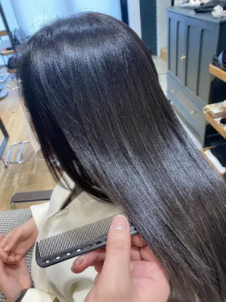 ロング 深夜まで営業中‼️ レム髪質改善のヘアスタイル