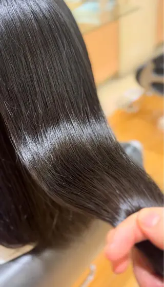 ロング 井上 未悠のヘアスタイル