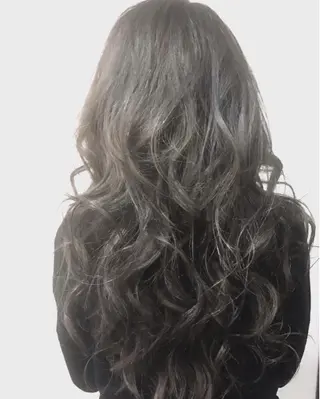 ロング カラー レイヤーカット匠 イソザキノリユキのヘアスタイル