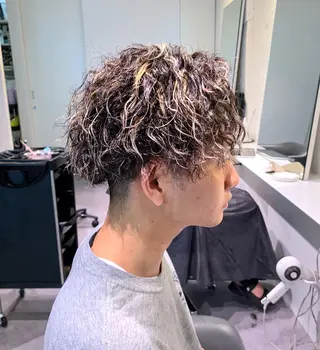 カラー パーマ メンズ 濱口 健慎のヘアスタイル