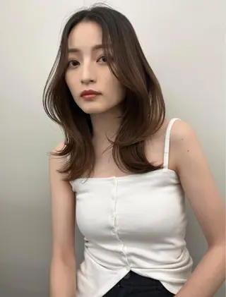 ミディアム レイヤーカット🤍 seriraのヘアスタイル