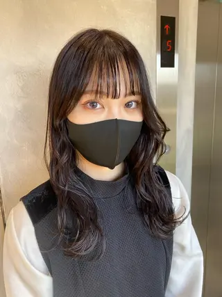 ロング カラー TAI透明カラー 柔らかい縮毛矯正のヘアスタイル