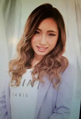 セミロング ロング カラー 100%髪質改善特化 TRUNSのヘアスタイル