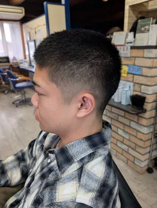 ショート メンズ 本田 圭輔のヘアスタイル