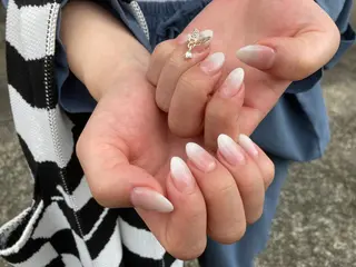 ミディアム ネイル ✴︎ Delightのネイルデザイン