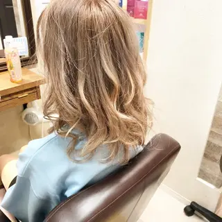 ミディアム カラー パーマ tuuli トゥーリのヘアスタイル