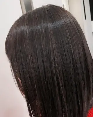 ミディアム カラー コテ巻きパーマ 藤野佑成のヘアスタイル