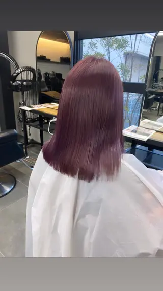 セミロング maco 艶感ハイトーン🦋のヘアスタイル