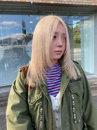セミロング カラー qpula misuzuのヘアスタイル