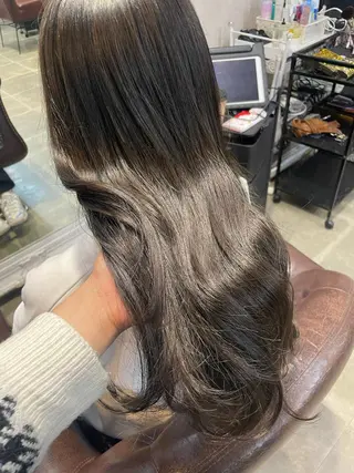 ロング 【aini天王寺】 𝐚𝐢𝐫𝐢✂︎のヘアスタイル