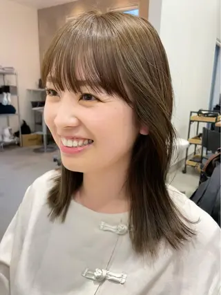 ミディアム カラー mir MIYUのヘアスタイル