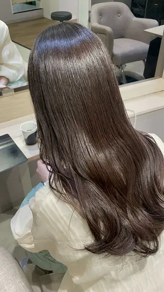 ロング ayano / 透明感・くすみカラーのヘアスタイル